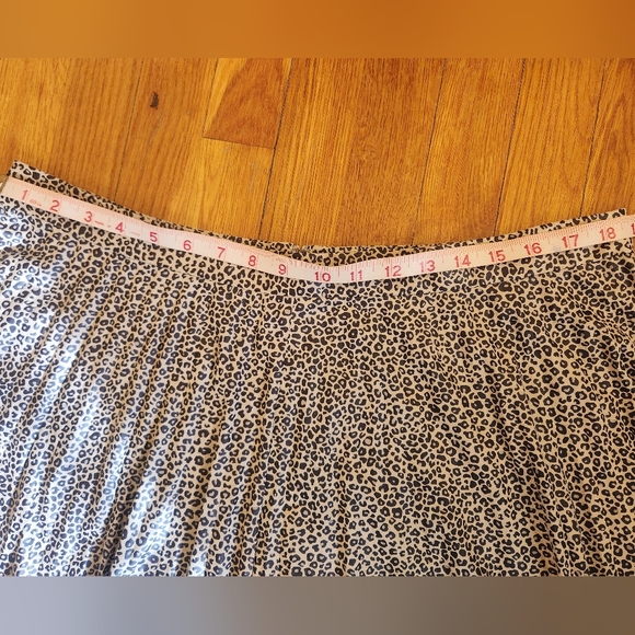 Animal Print Lightly Pleated Ann Taylor Midi Skirt - Picture 6 of 9